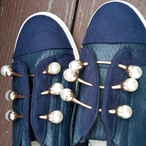 LFL - Picture 2 of 4